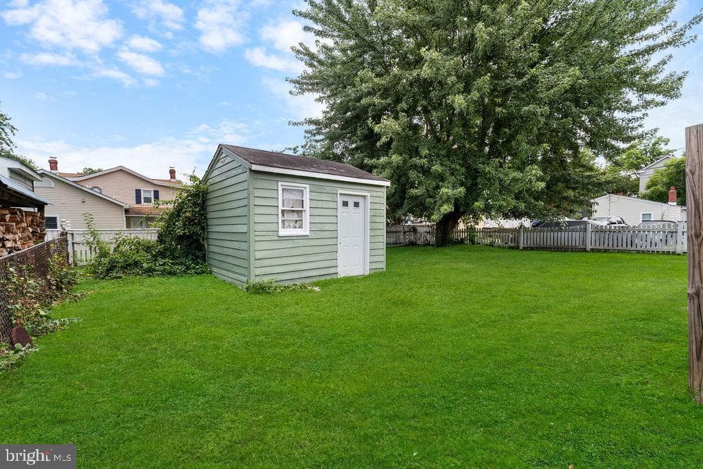 38 4th Street photo 21