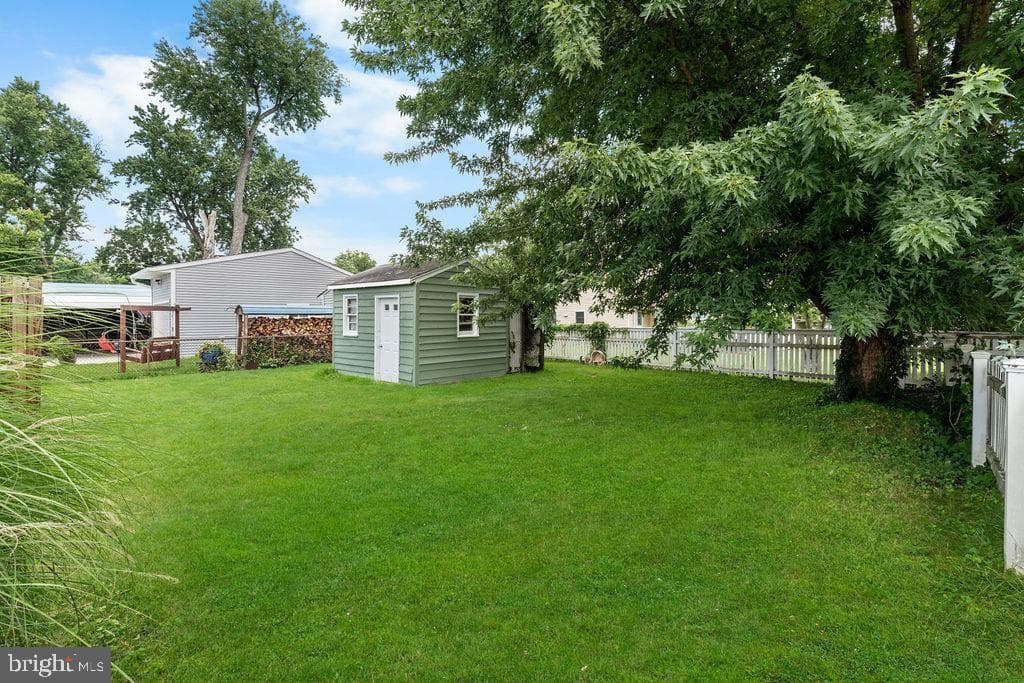 38 4th Street photo 22