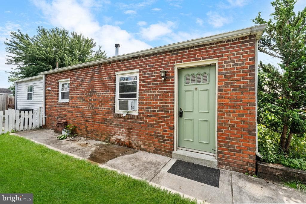 38 4th Street photo 27