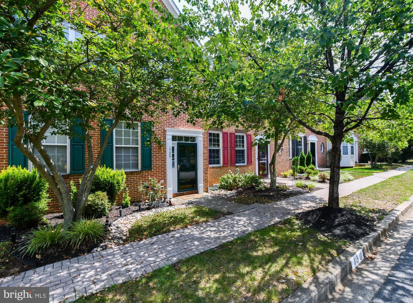 1709 Chinaberry Court photo 2
