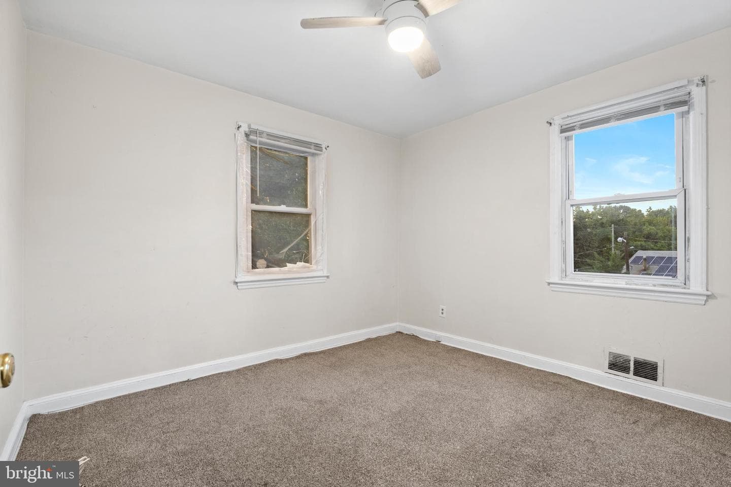 607 Larchmont Avenue photo 12