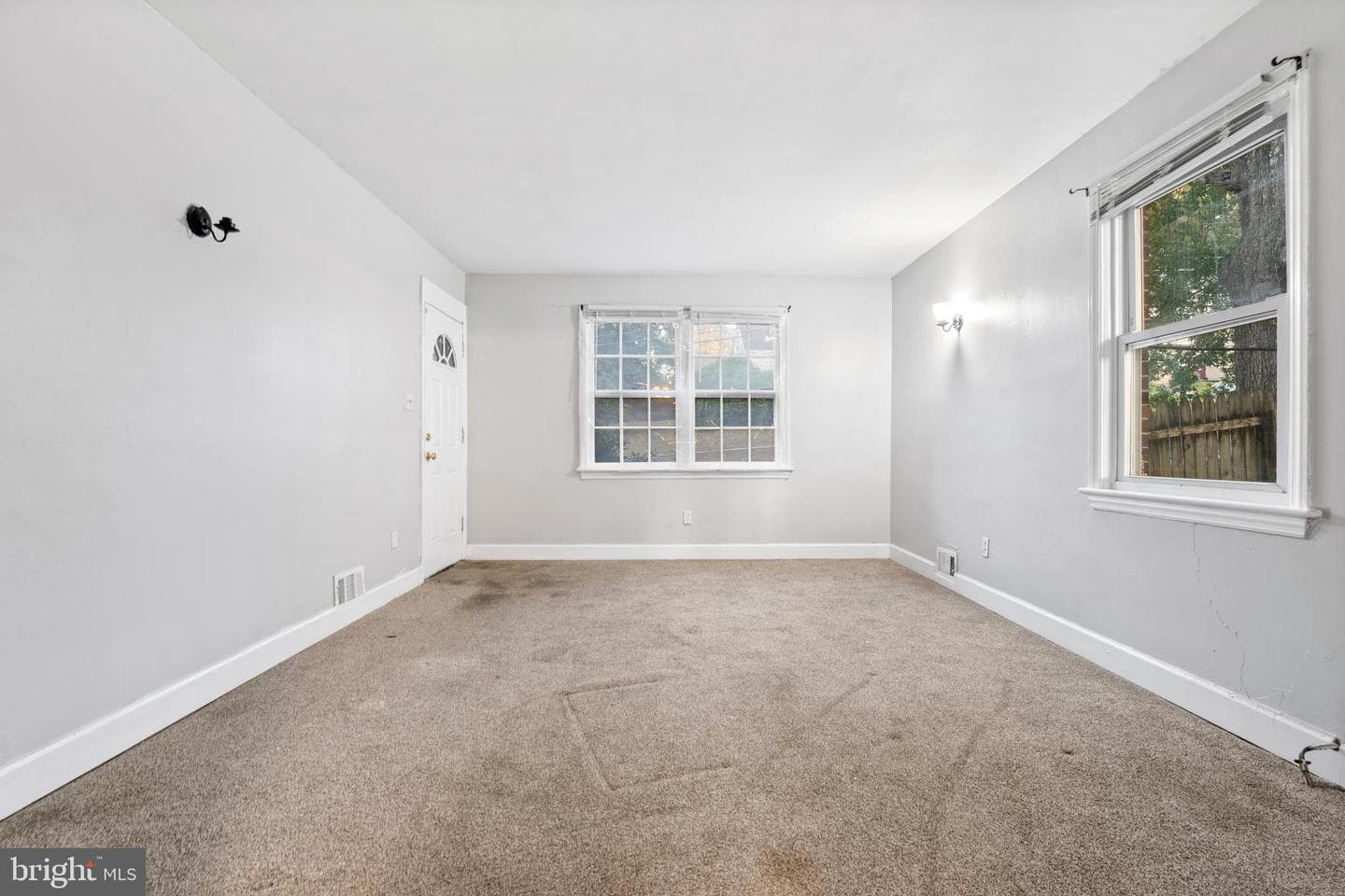 607 Larchmont Avenue photo 13