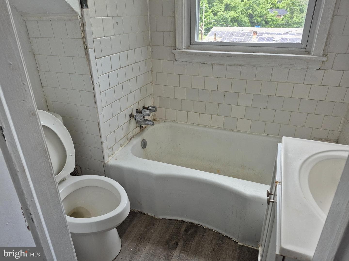 607 Larchmont Avenue photo 17