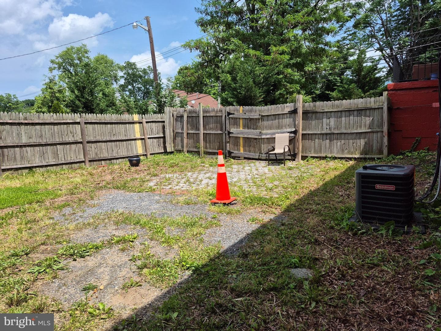 607 Larchmont Avenue photo 23