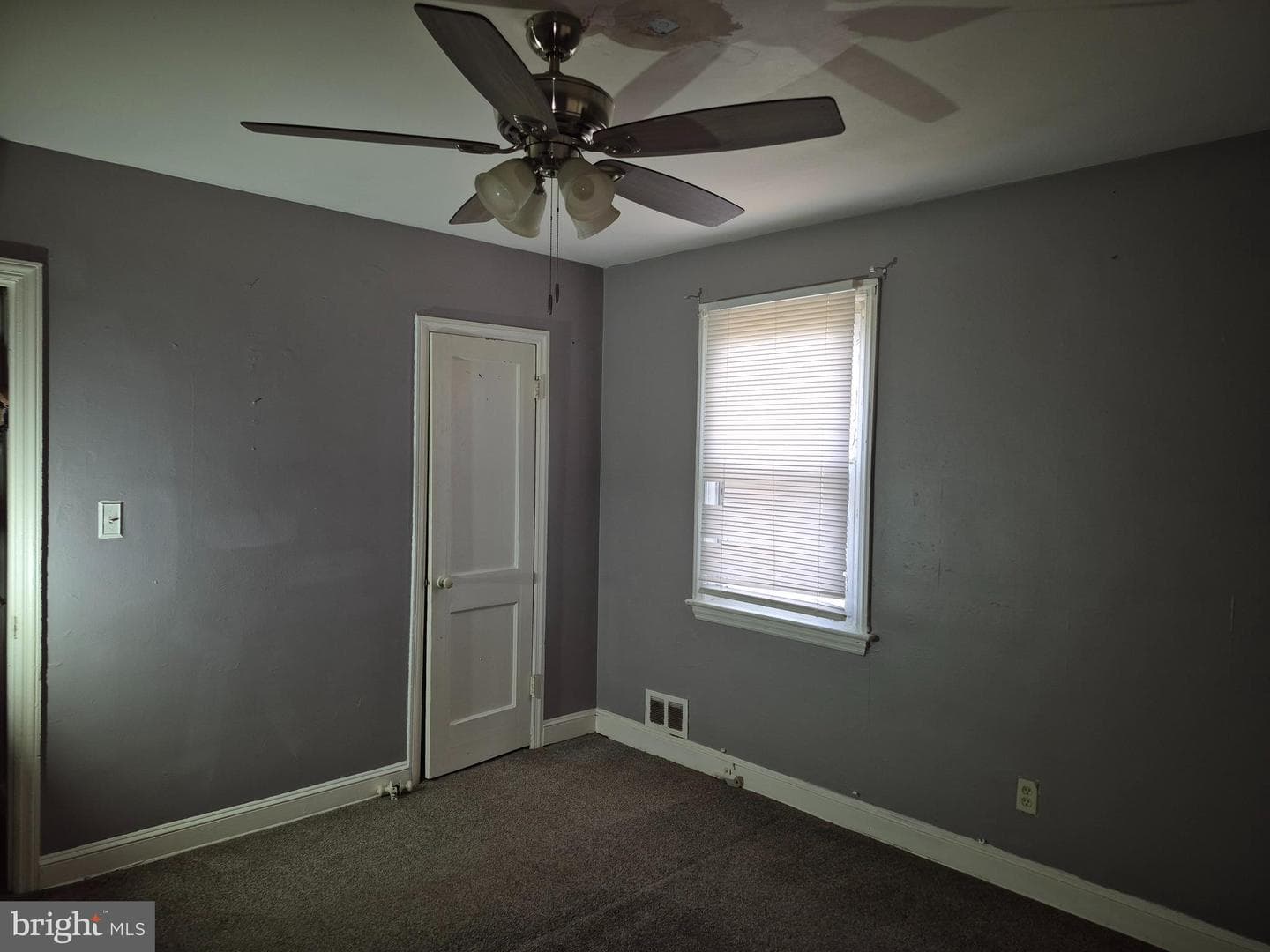 607 Larchmont Avenue photo 43
