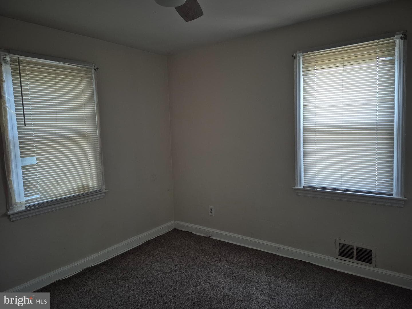607 Larchmont Avenue photo 47