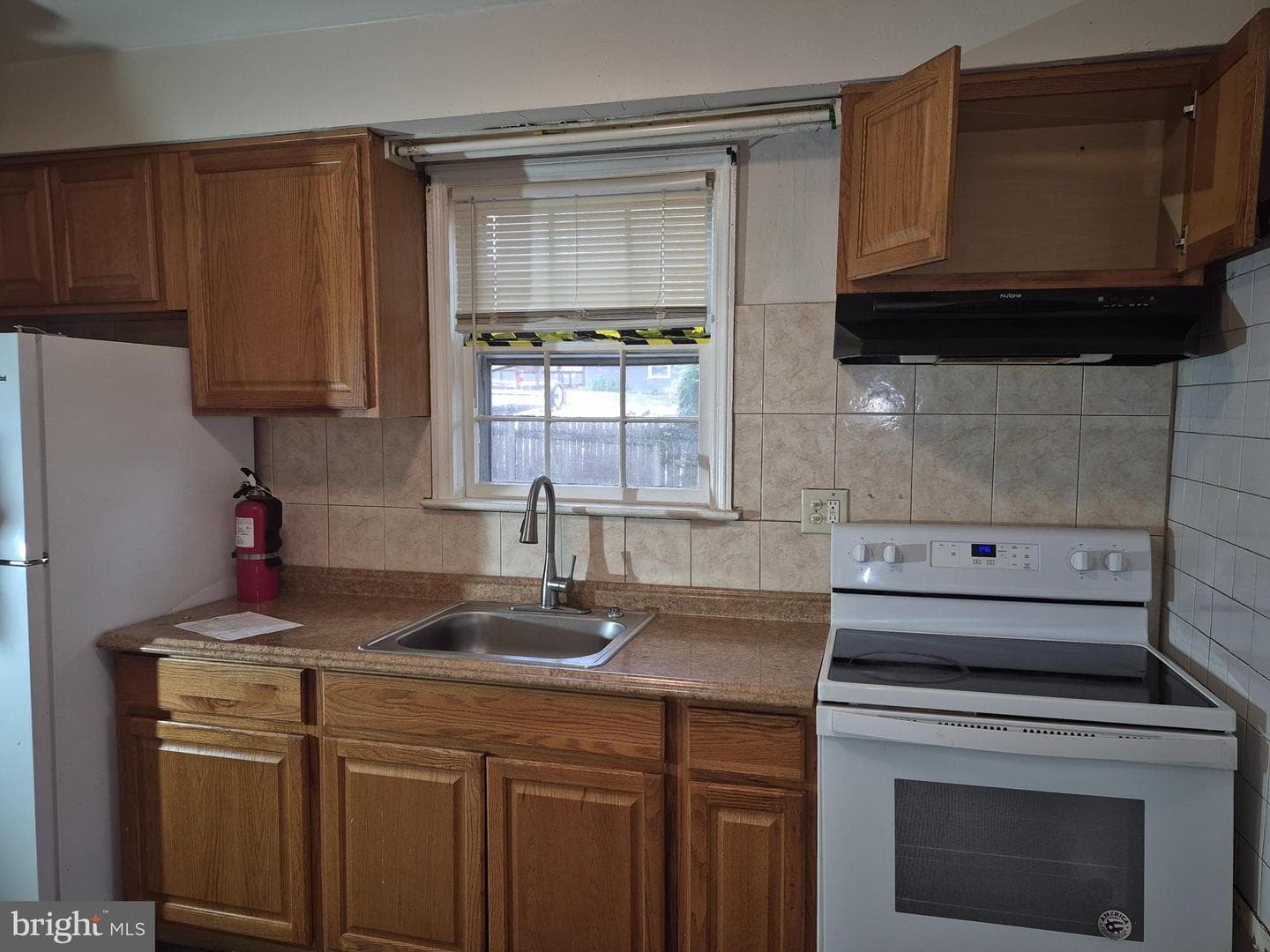 607 Larchmont Avenue photo 49