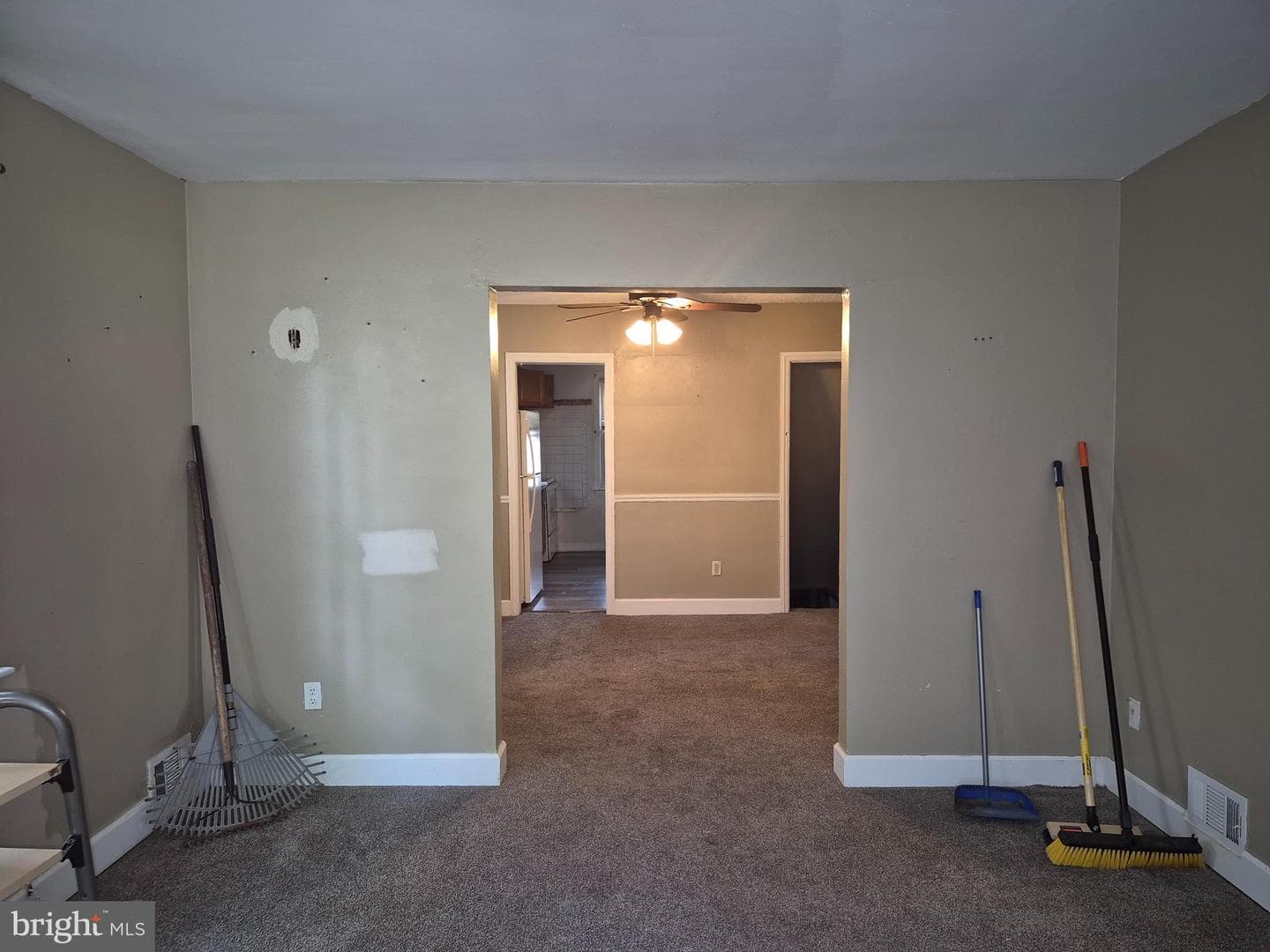 607 Larchmont Avenue photo 52