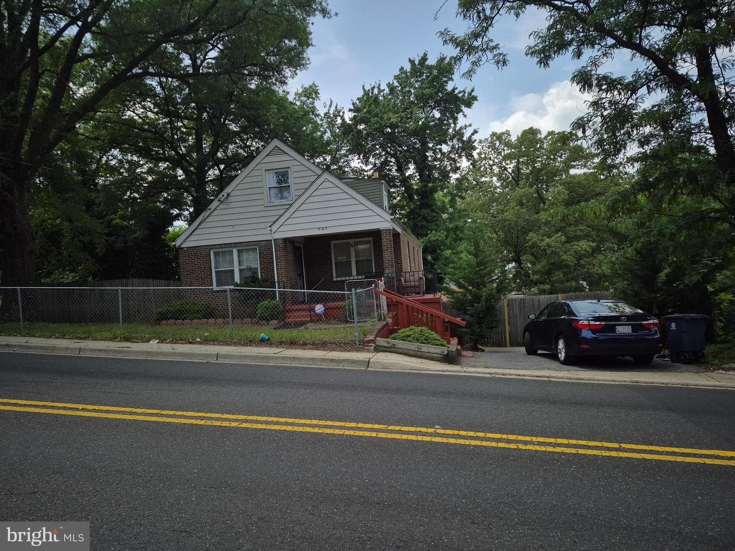 607 Larchmont Avenue photo 58