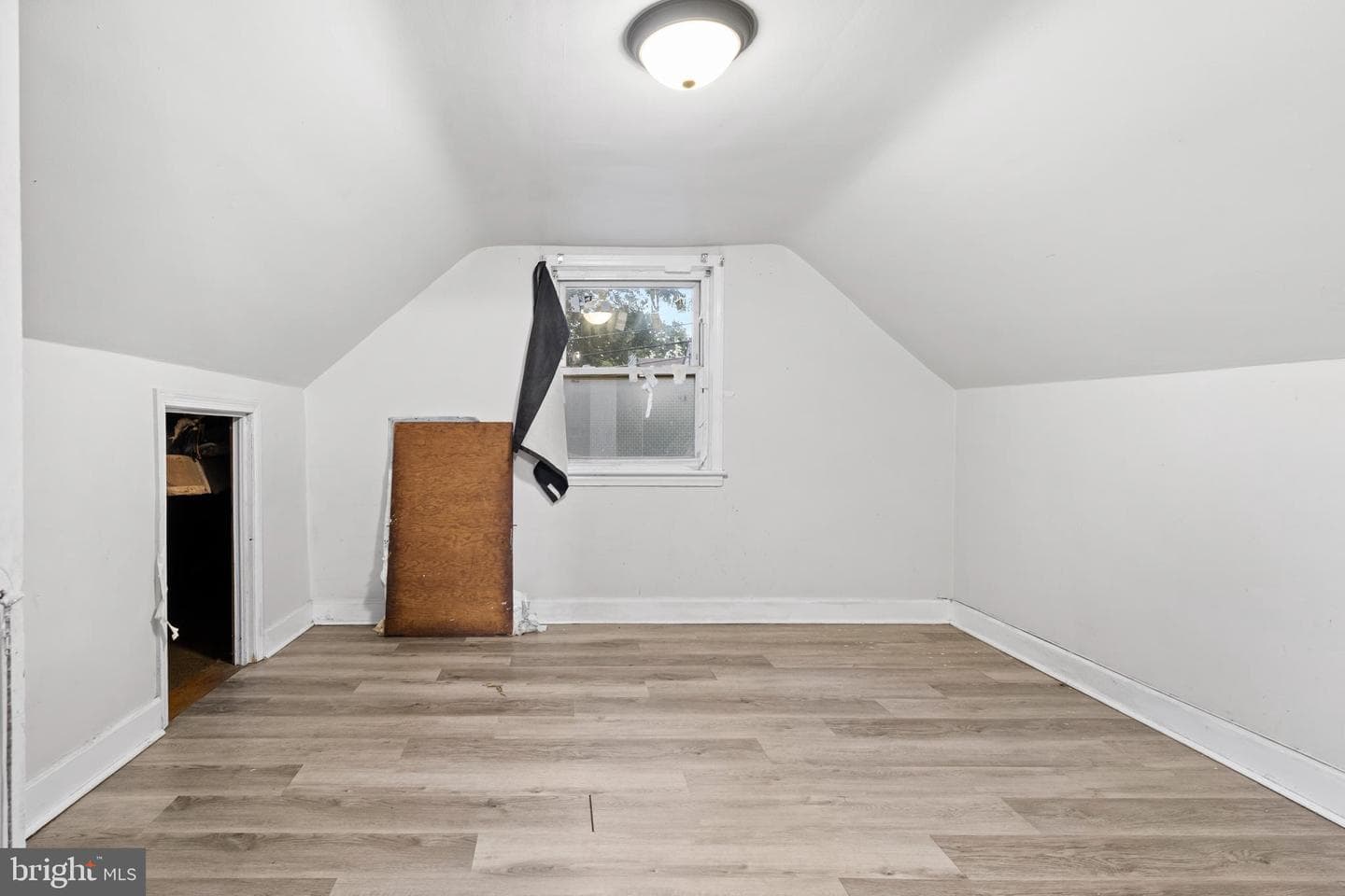 607 Larchmont Avenue photo 62