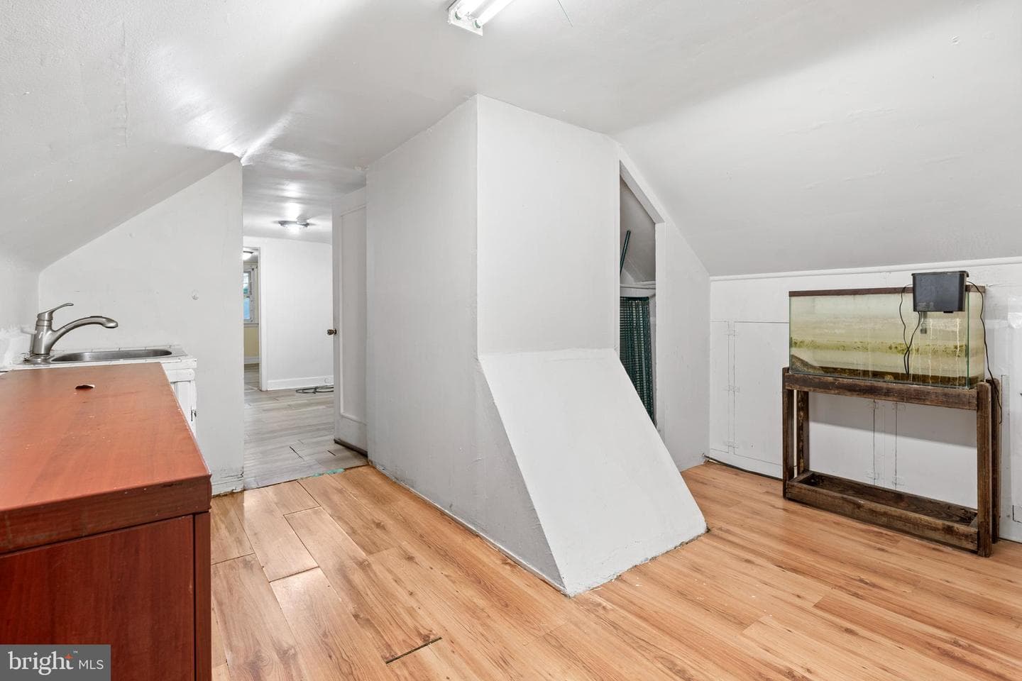 607 Larchmont Avenue photo 64