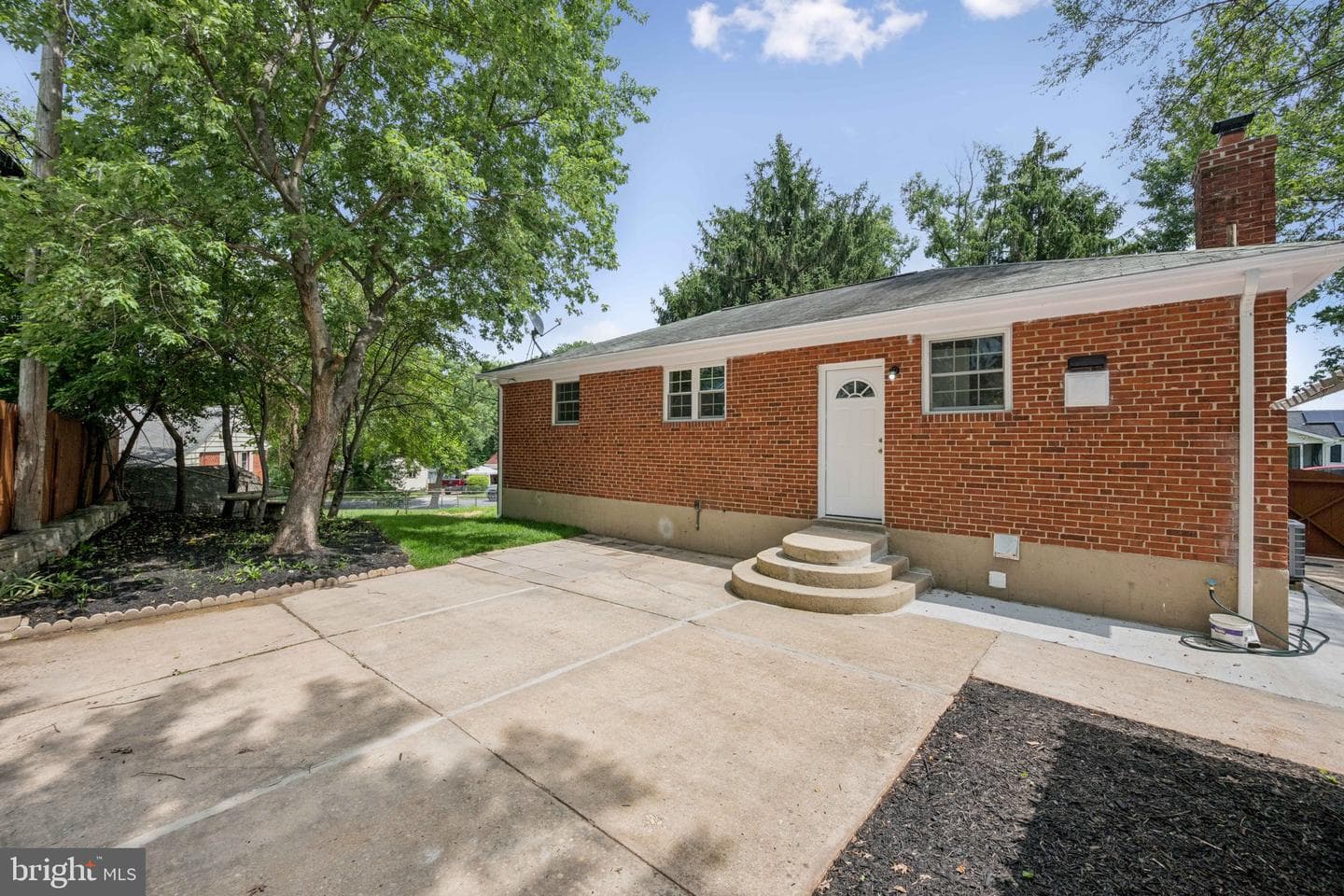 1003 Ward Street photo 23