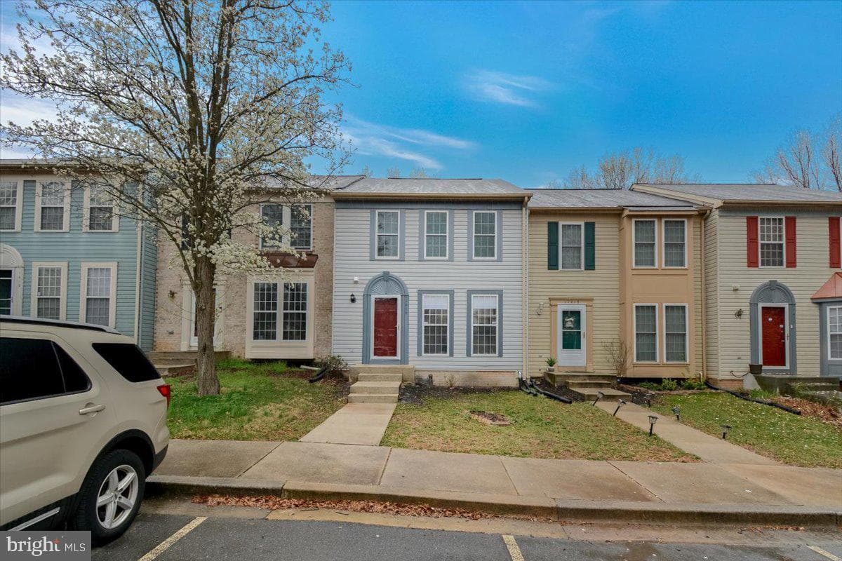 11415 Hawk Ridge Court photo 2