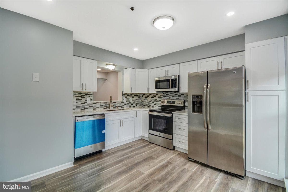 11415 Hawk Ridge Court photo 4
