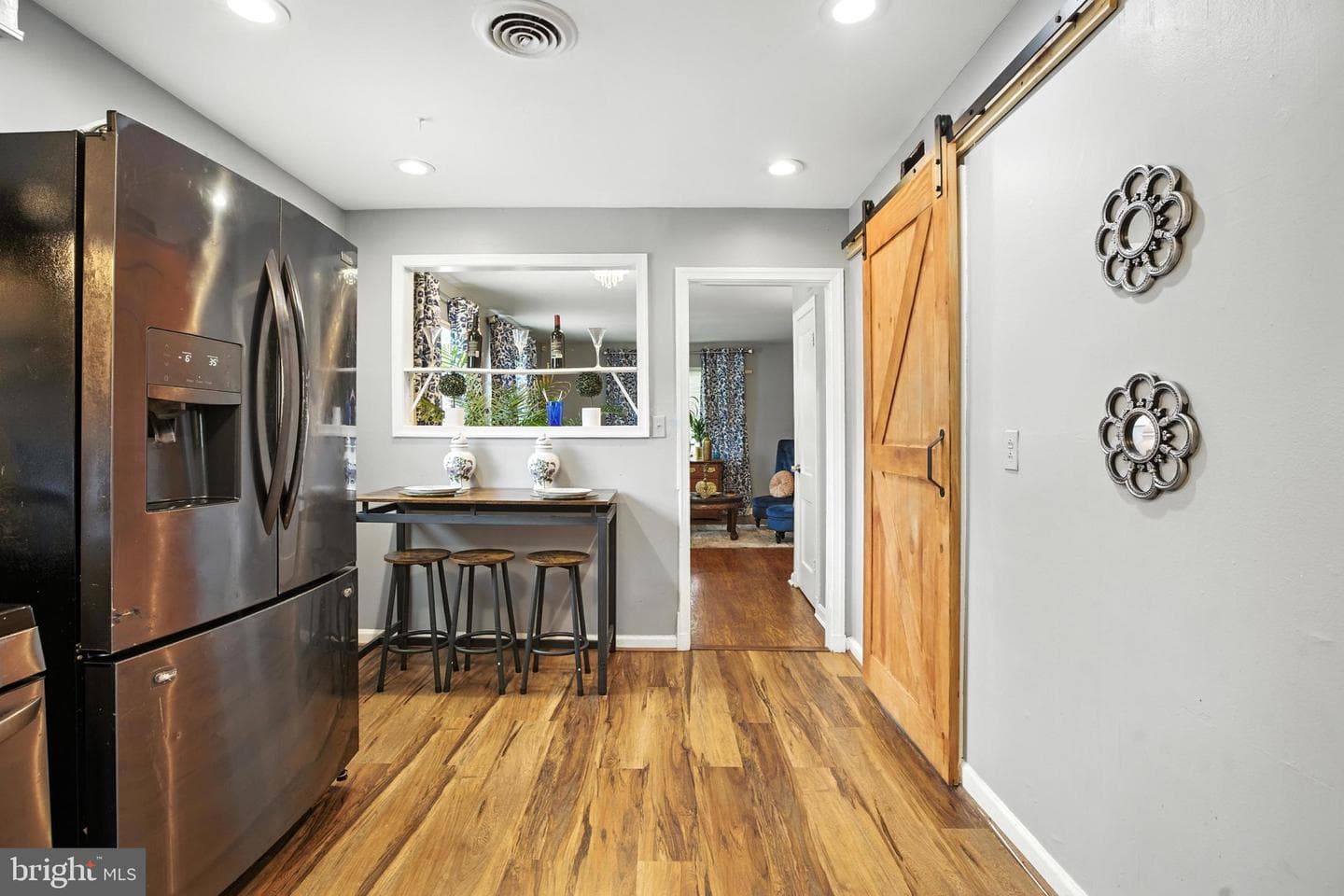 2607 Millvale Avenue photo 4