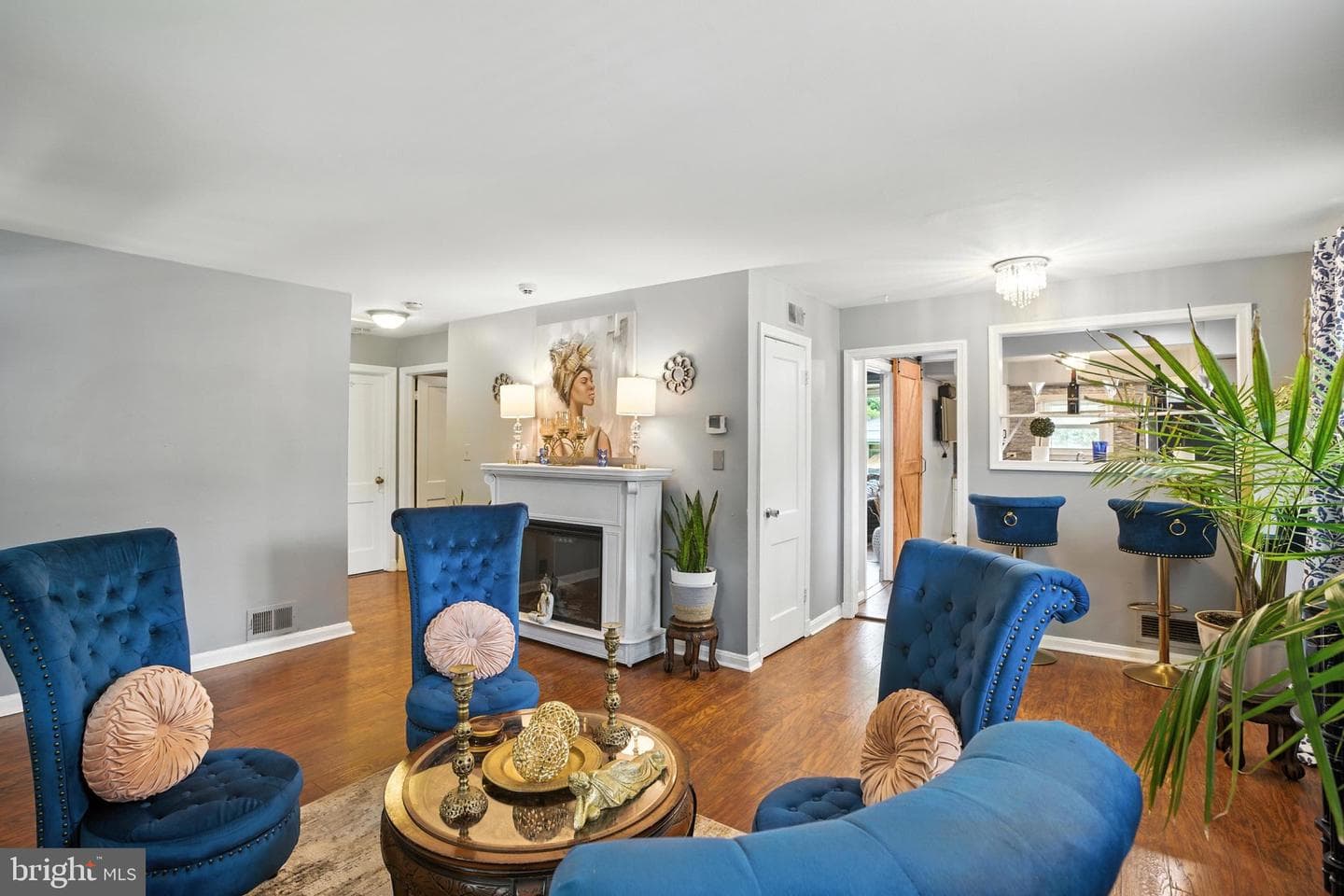 2607 Millvale Avenue photo 5
