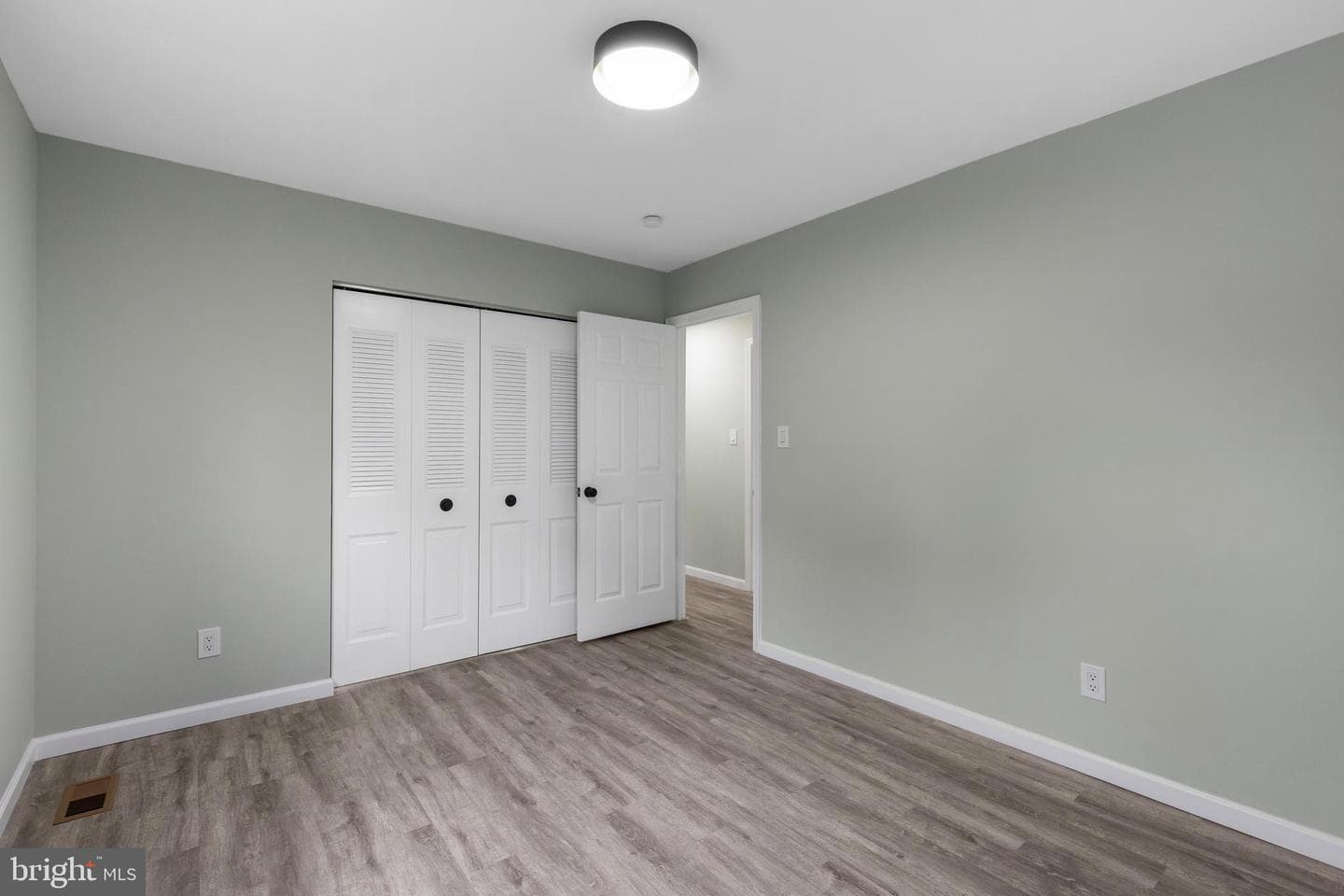3220 Cheverly Hills Court photo 30