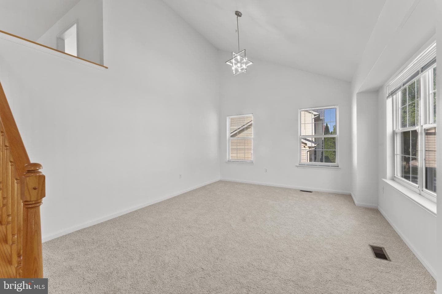 5303 Zephyr Avenue photo 10