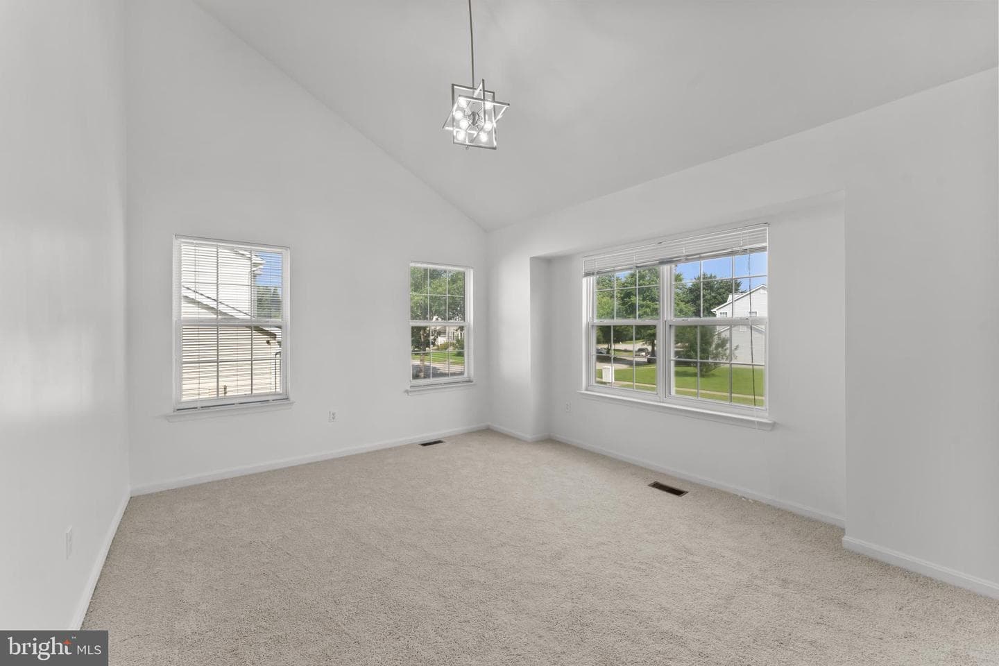 5303 Zephyr Avenue photo 11