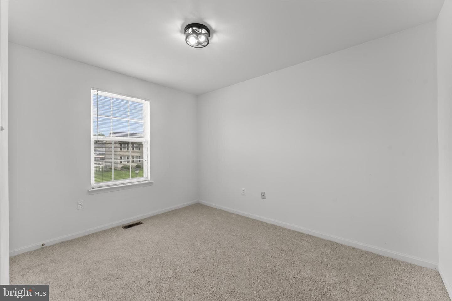 5303 Zephyr Avenue photo 35
