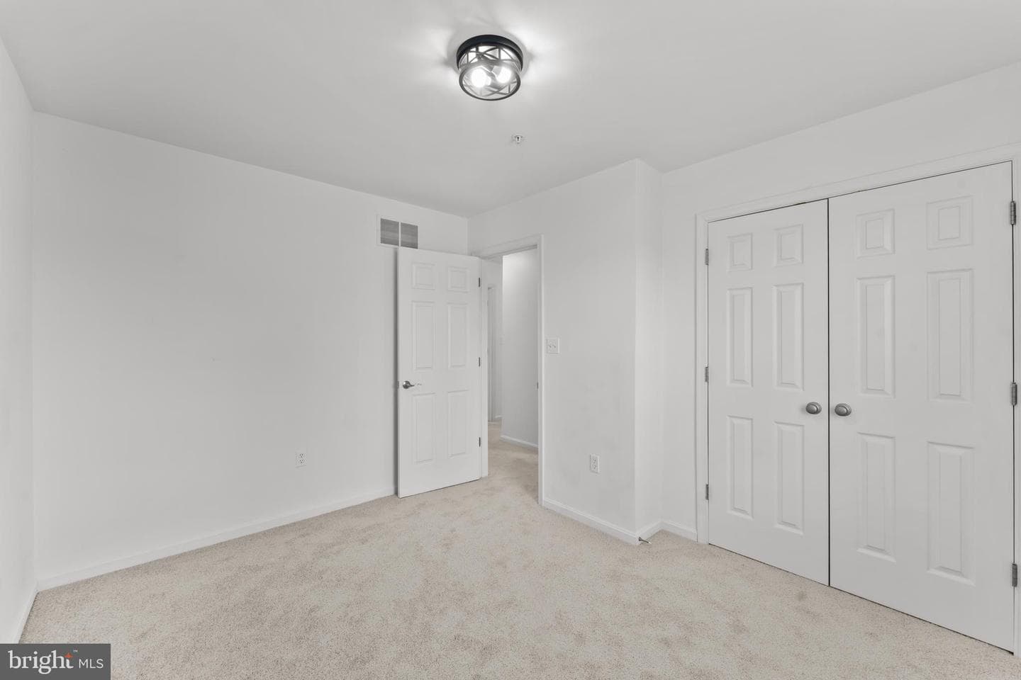 5303 Zephyr Avenue photo 37
