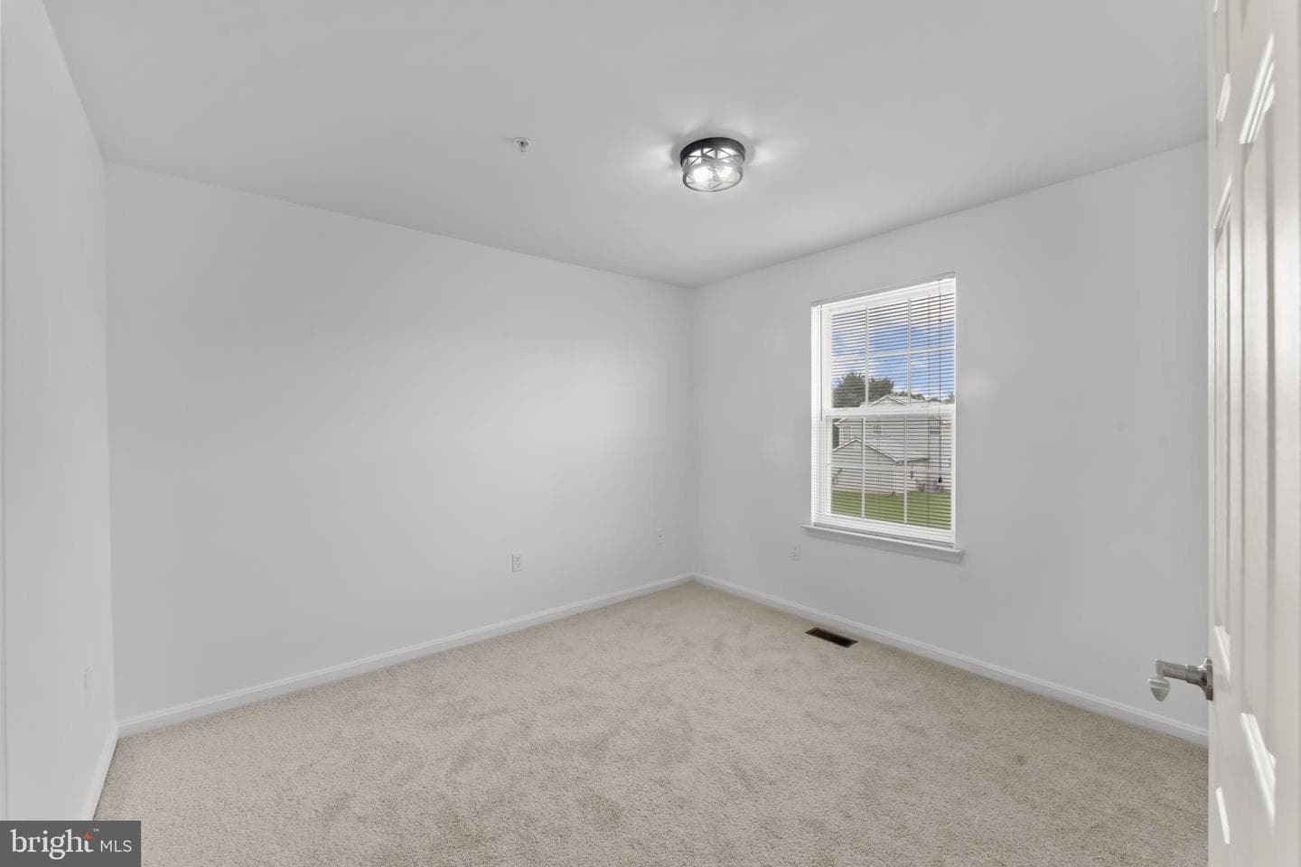 5303 Zephyr Avenue photo 38