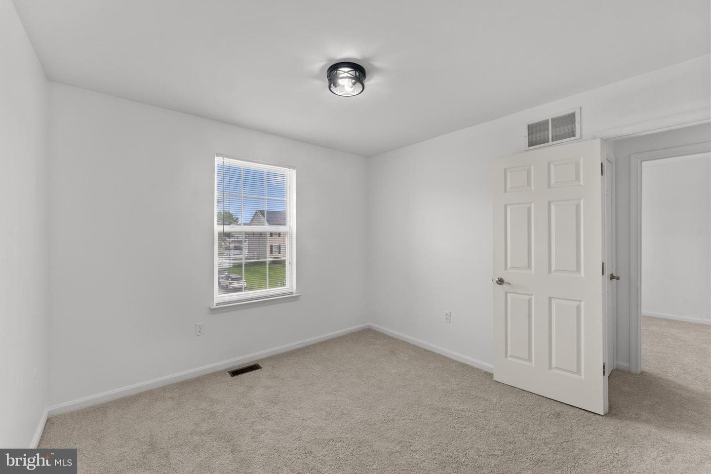 5303 Zephyr Avenue photo 39