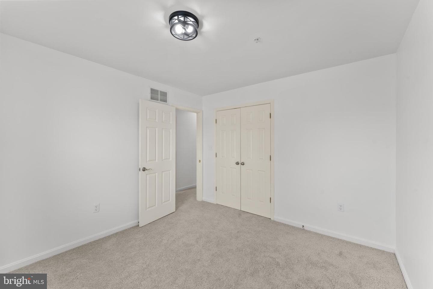 5303 Zephyr Avenue photo 40