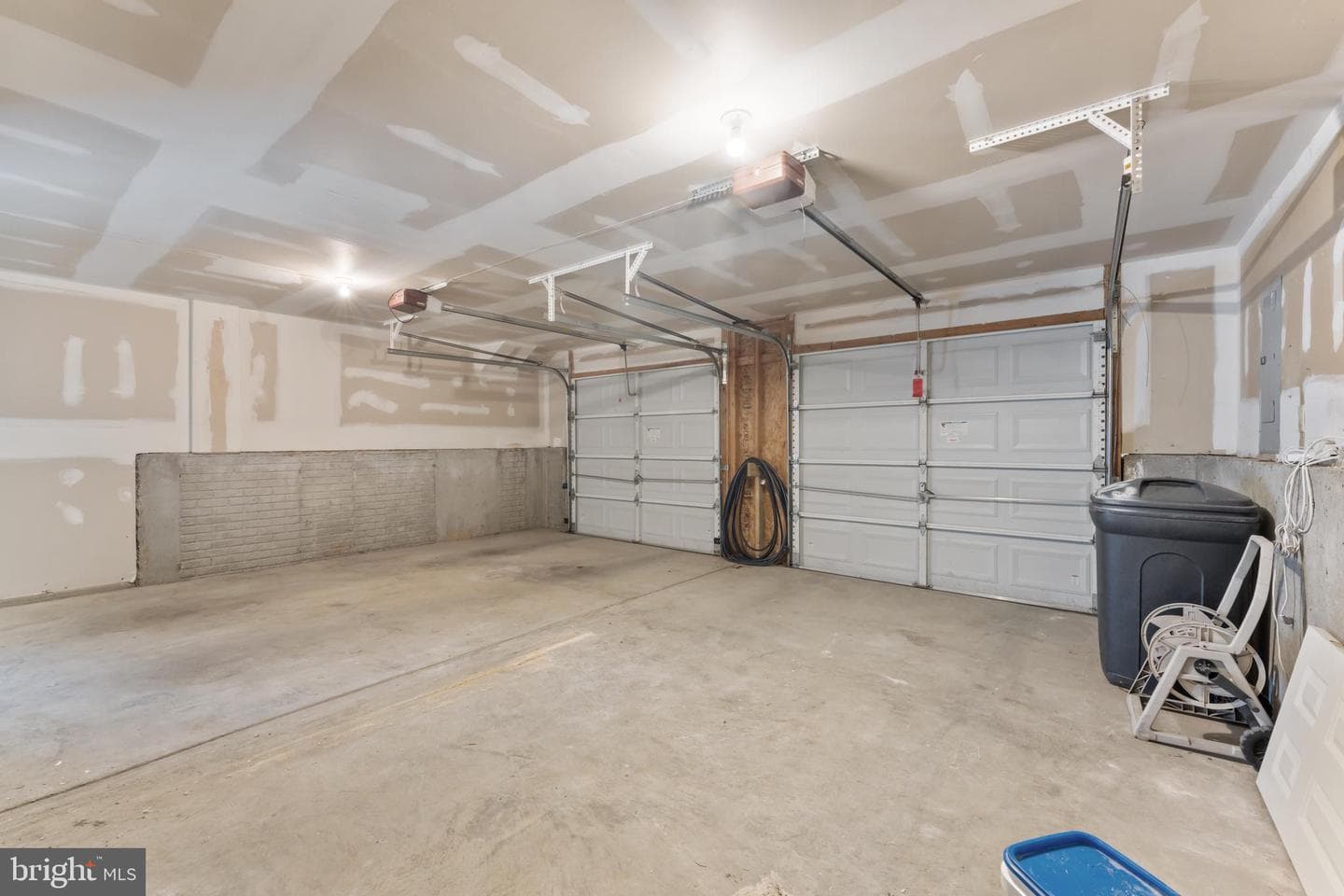 5303 Zephyr Avenue photo 54