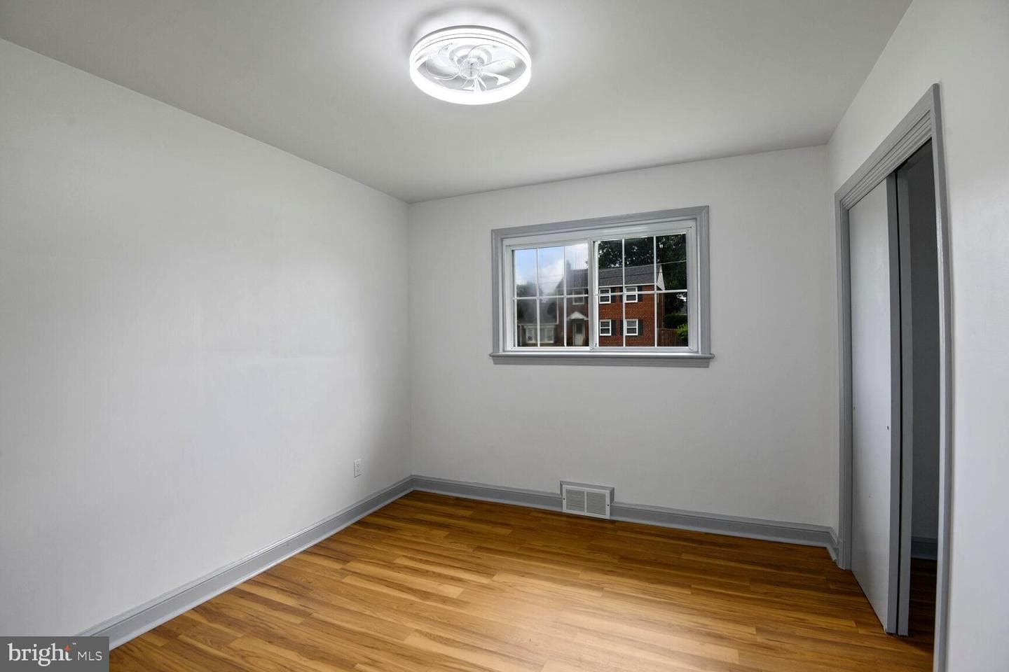 2802 East Avenue photo 14