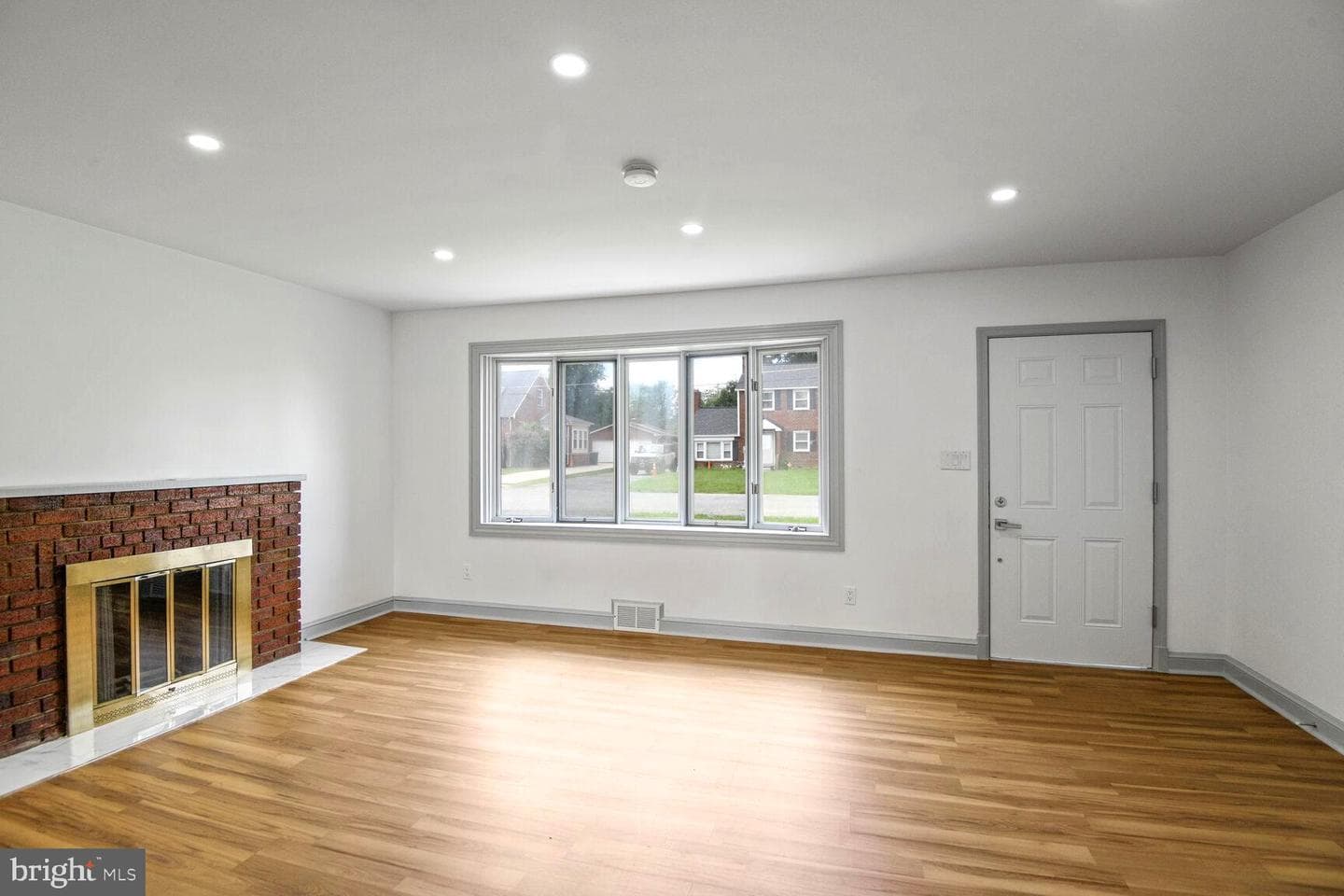 2802 East Avenue photo 5