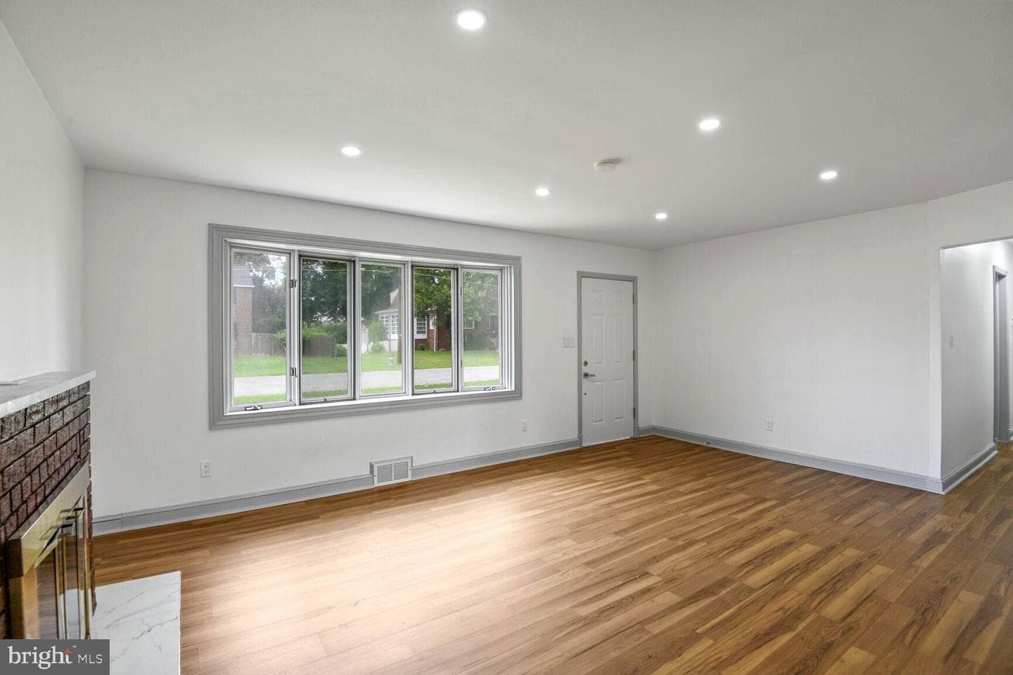 2802 East Avenue photo 6