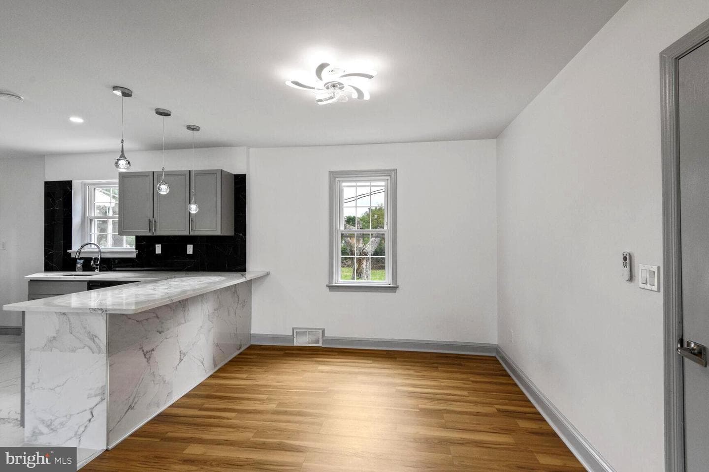 2802 East Avenue photo 7