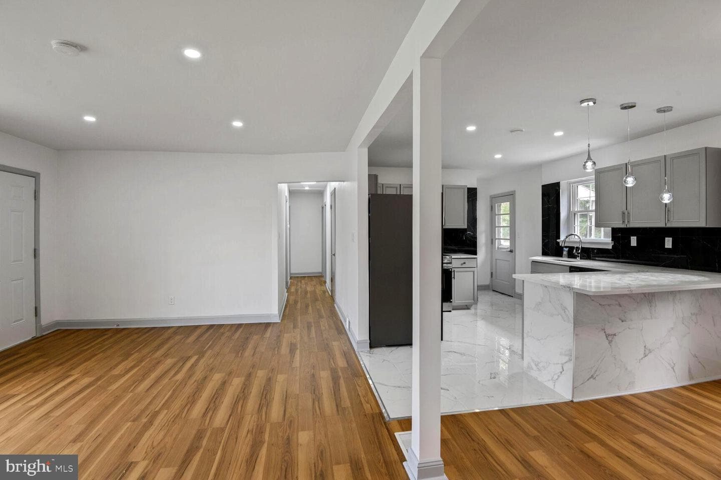 2802 East Avenue photo 8