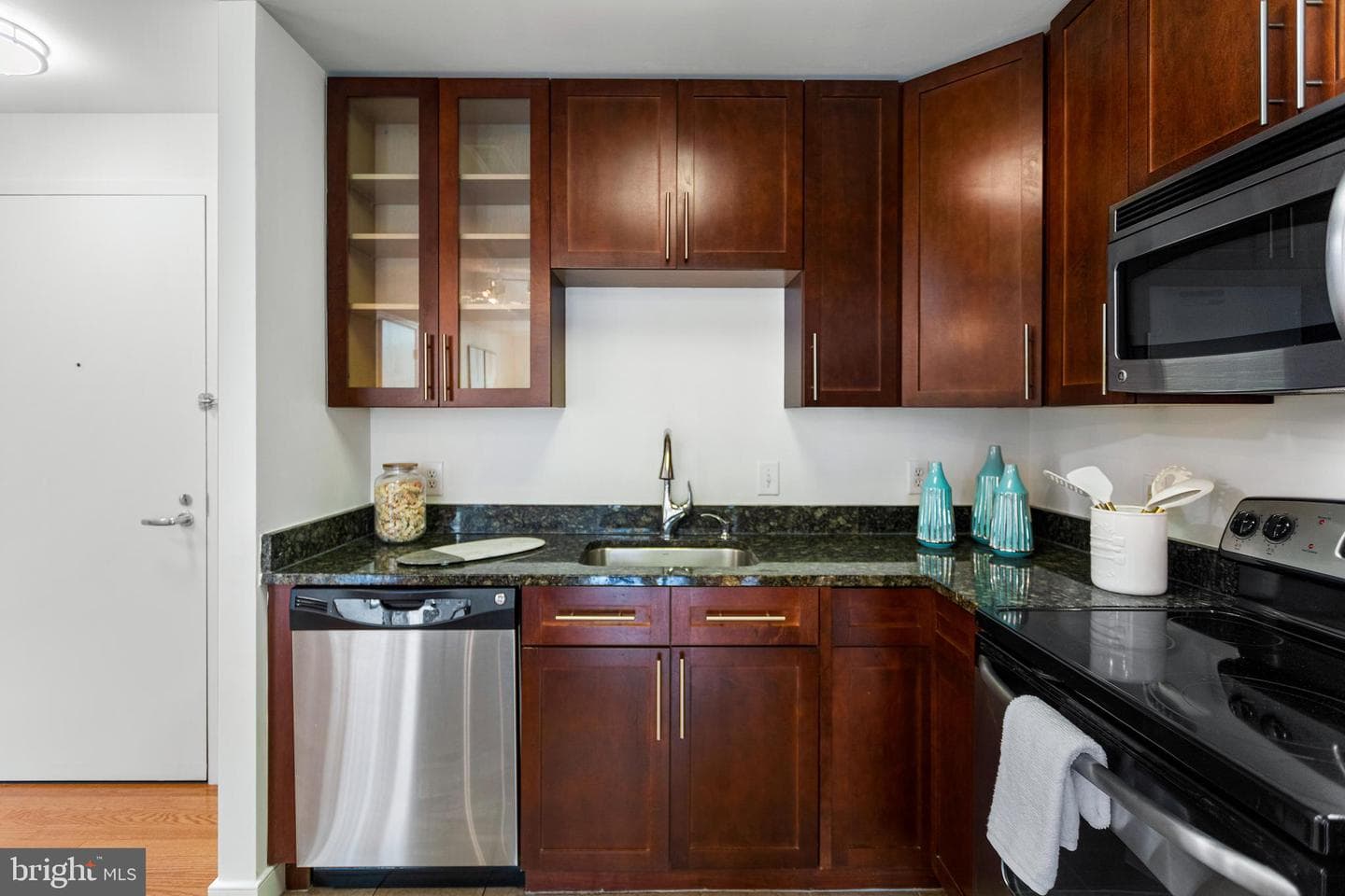 155 Potomac Passage #522 photo 24