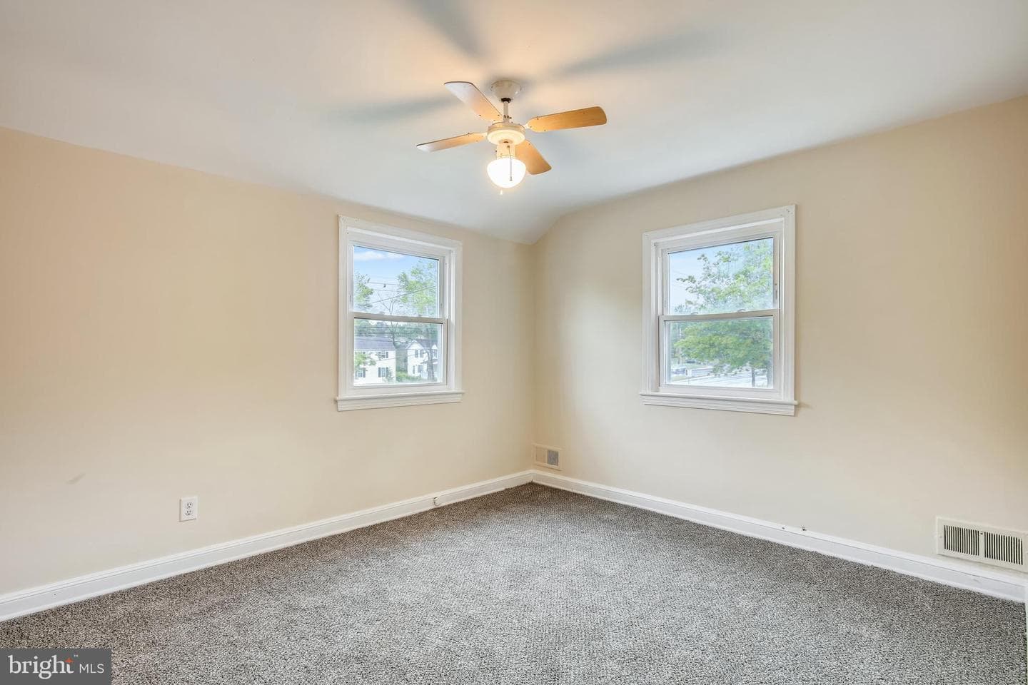 7112 Annapolis Road photo 10