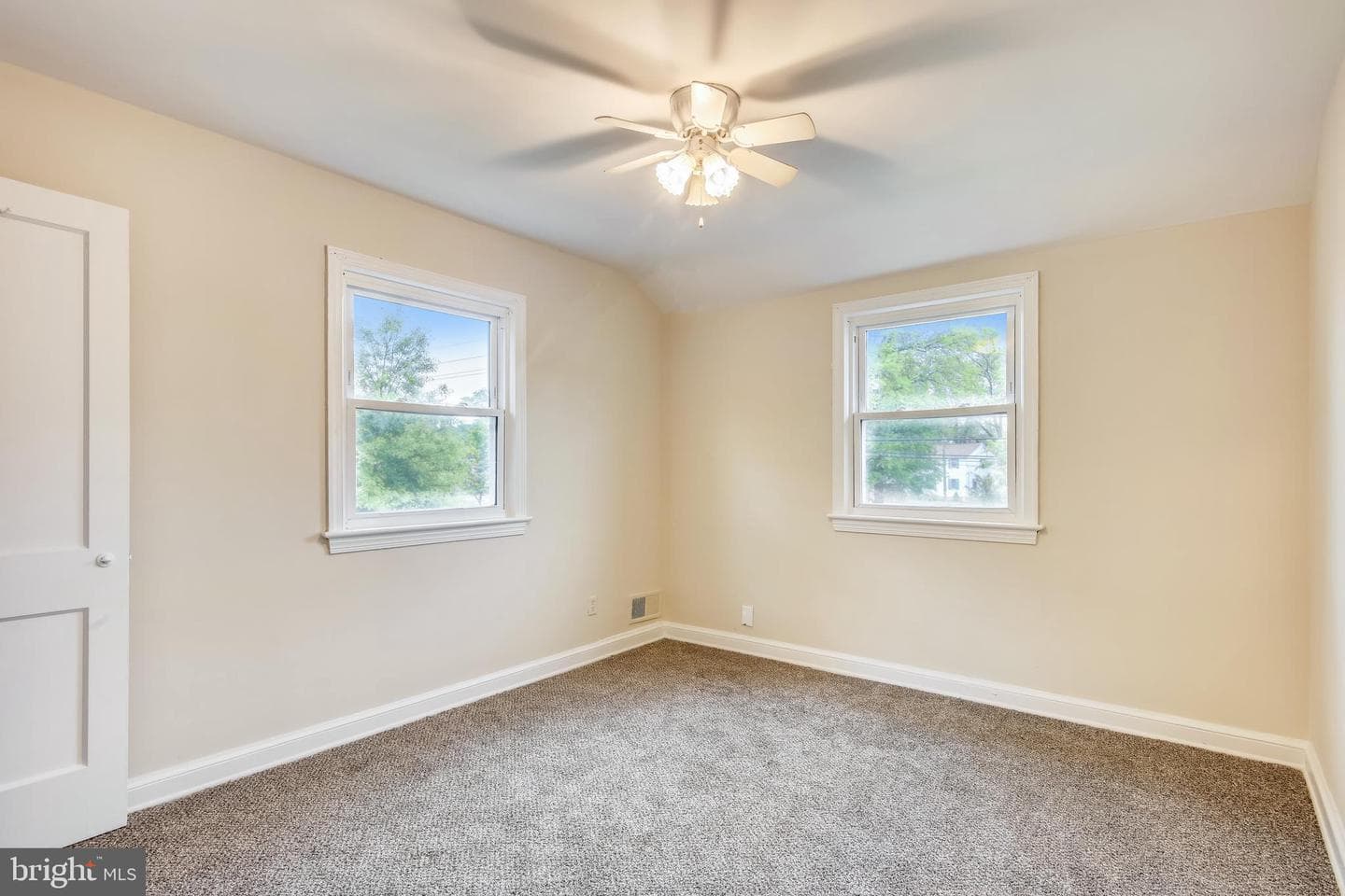 7112 Annapolis Road photo 12