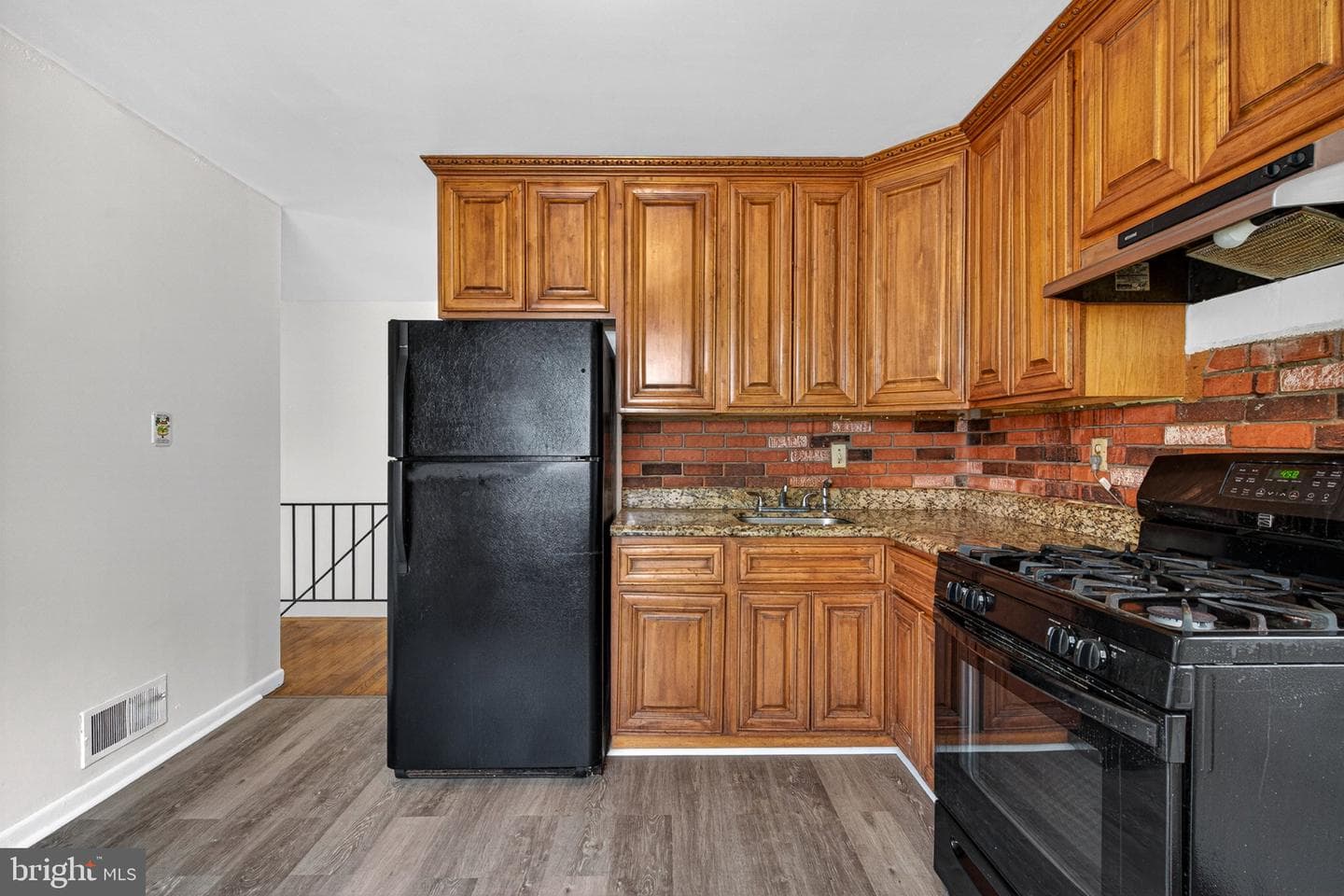304 Cedarleaf Avenue photo 16