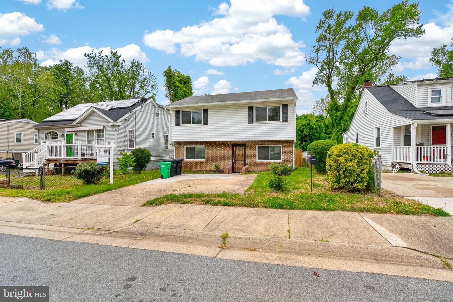 304 Cedarleaf Avenue photo 2