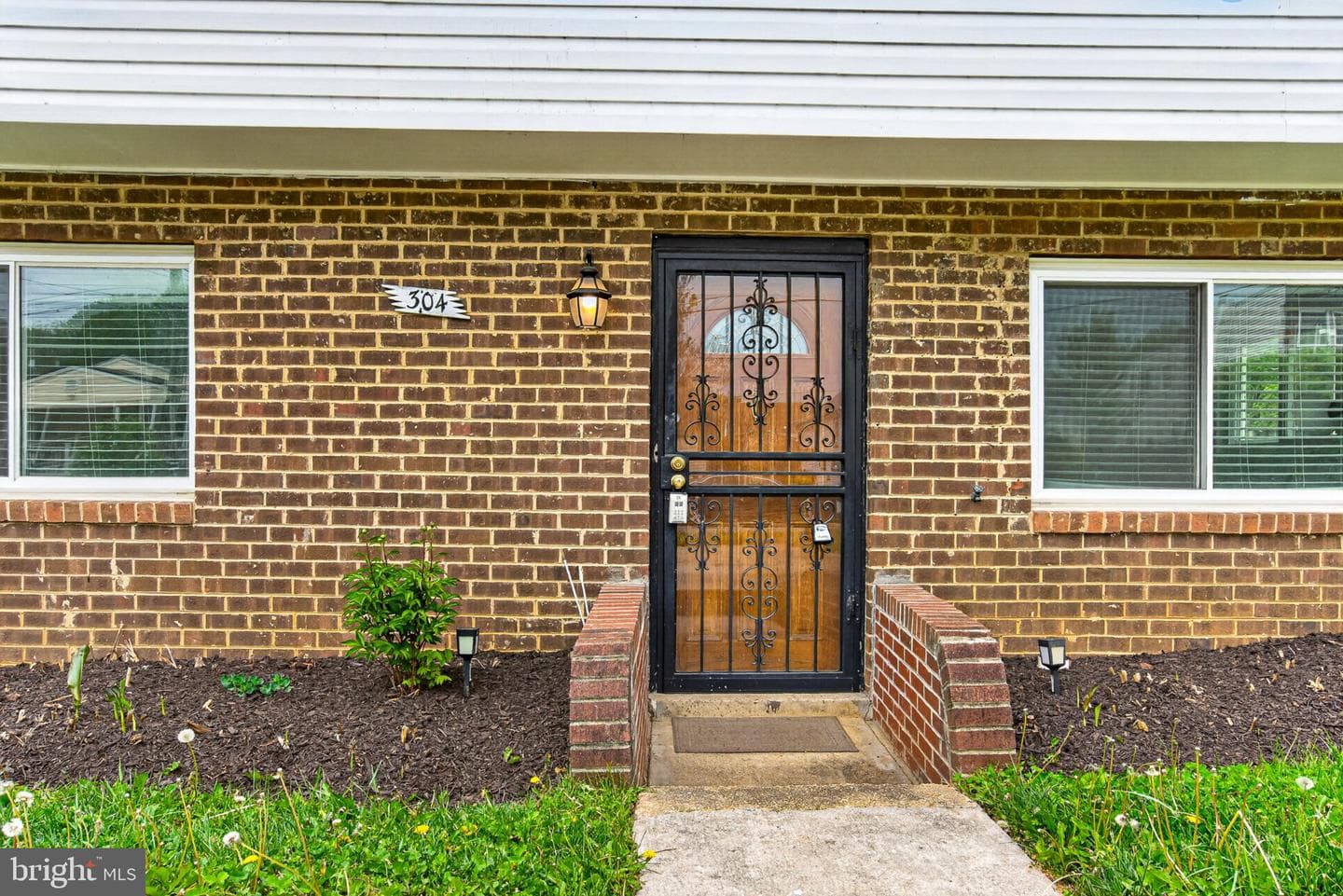 304 Cedarleaf Avenue photo 3