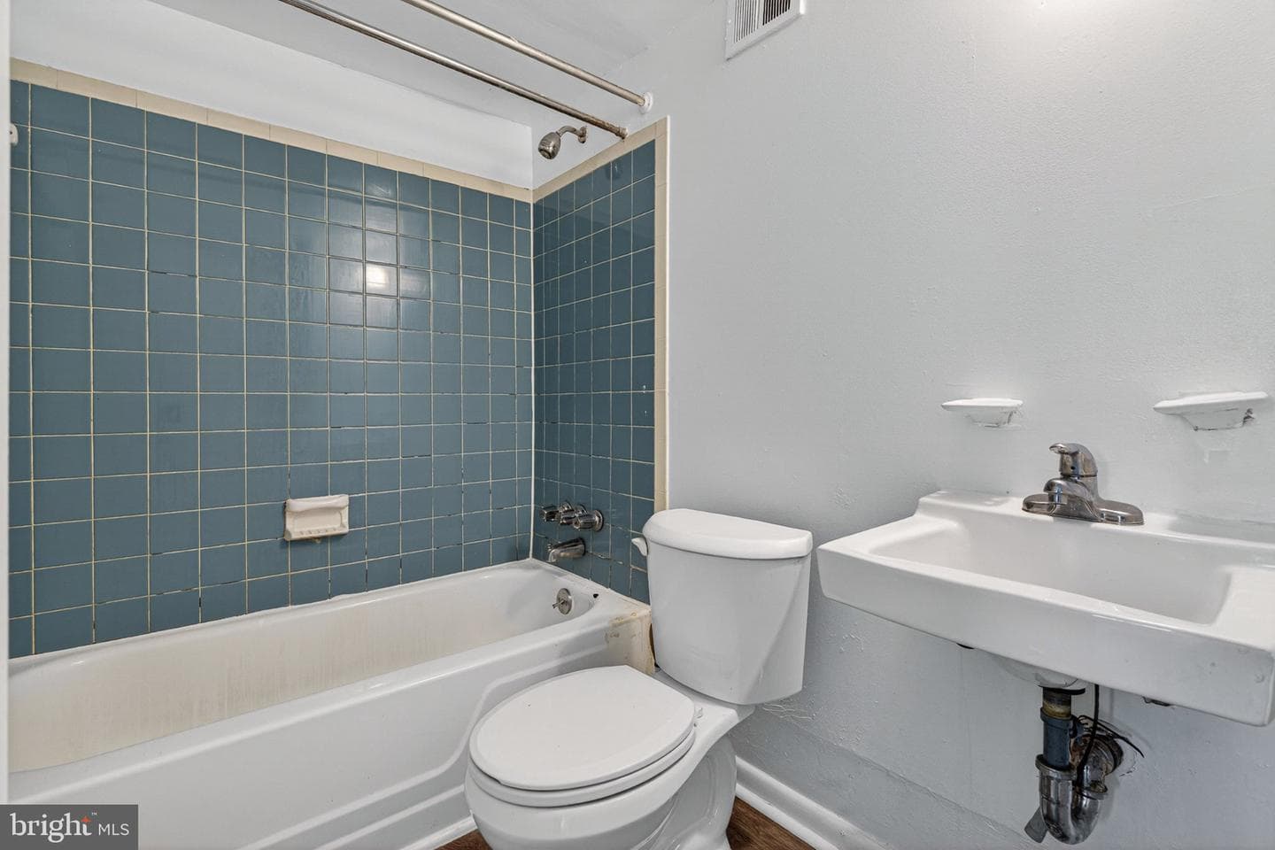 304 Cedarleaf Avenue photo 7