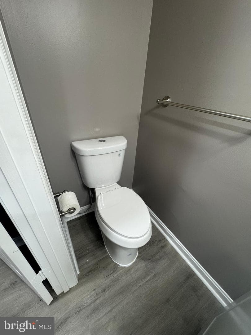 8216 Dellwood Court photo 20