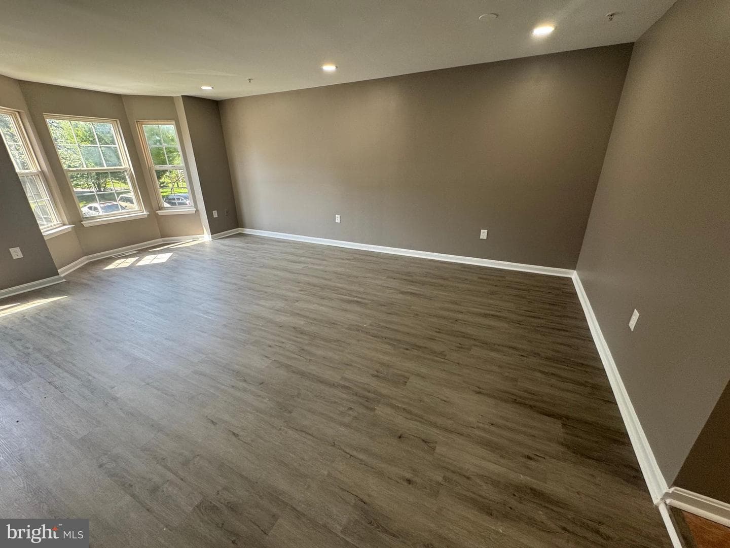8216 Dellwood Court photo 38