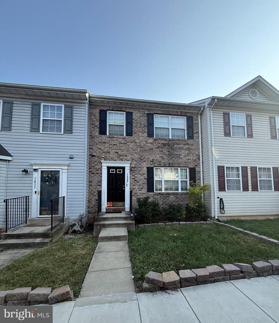 1409 Estelle Drive photo 2