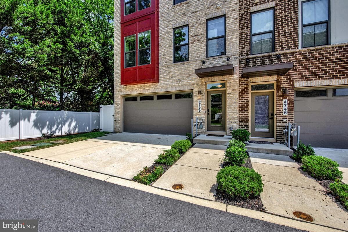 4744 Towne Park Road photo 2