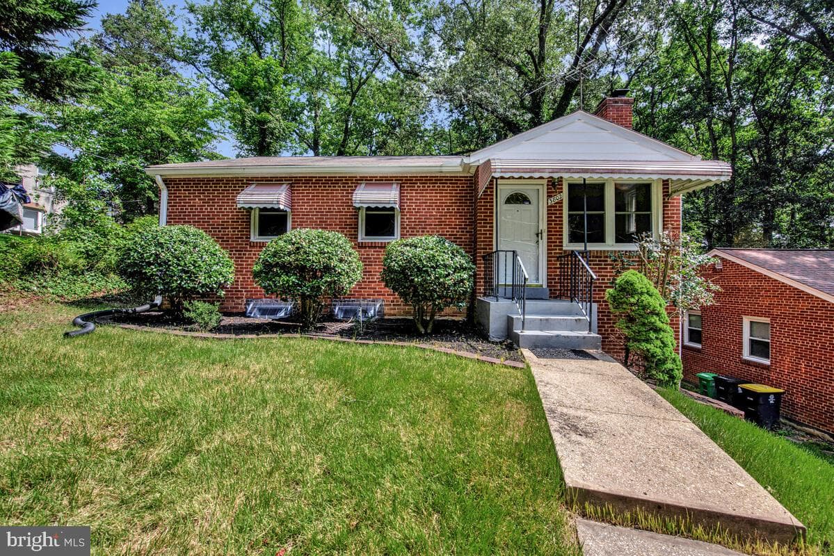 3802 Crystal Lane photo 1