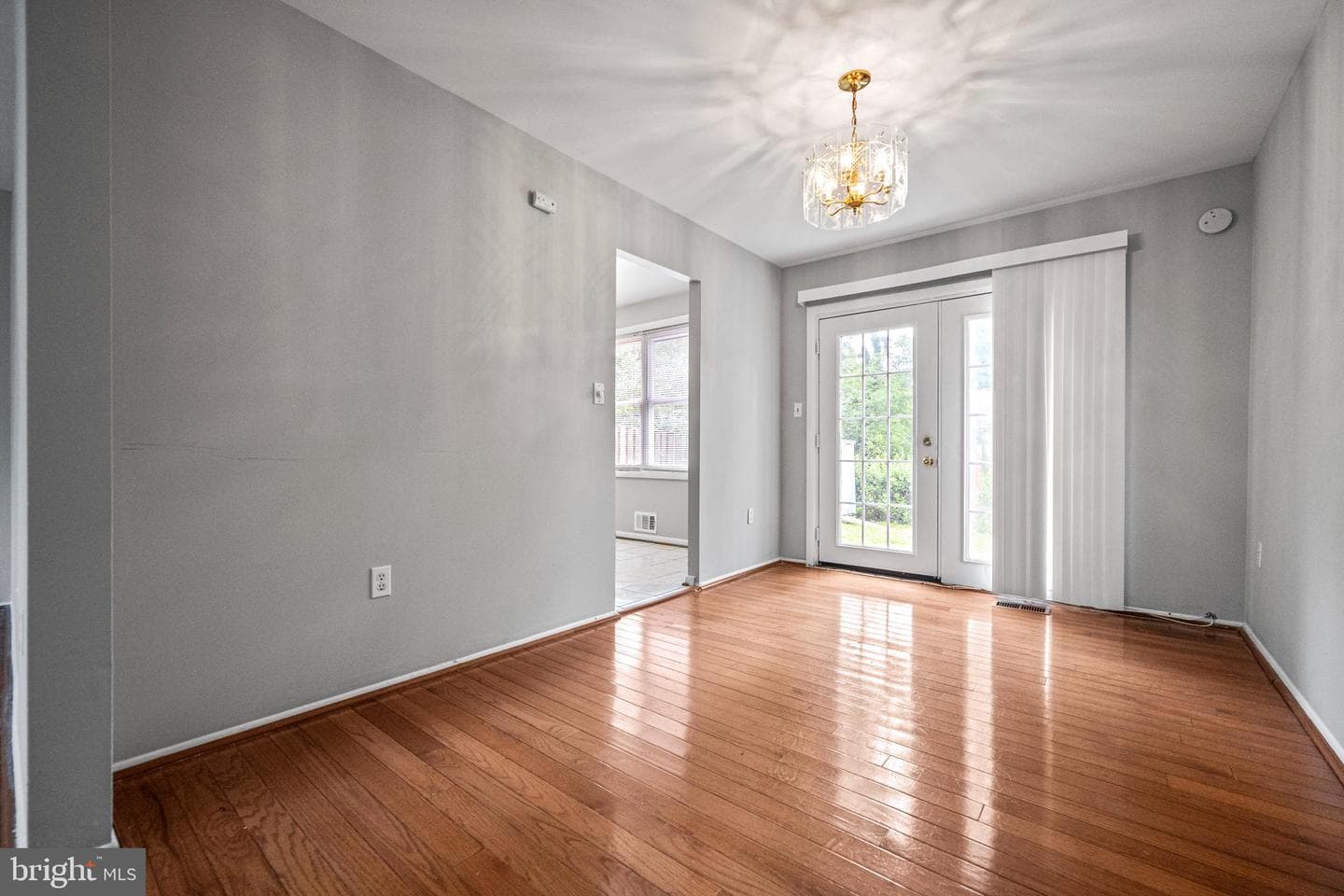 5059 Berwyn Road photo 12