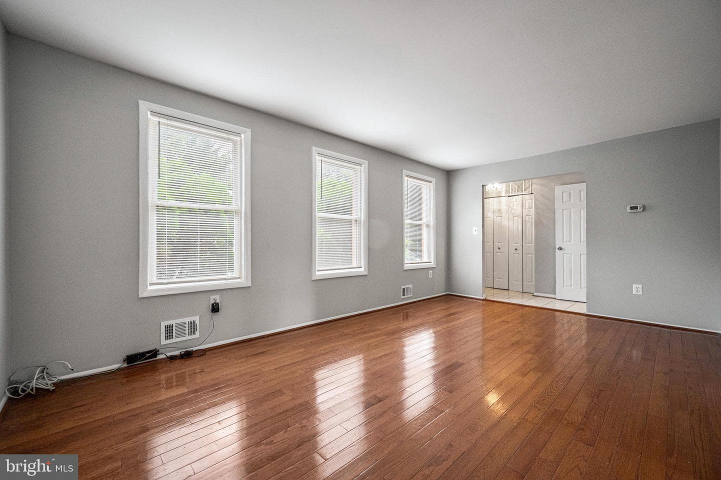 5059 Berwyn Road photo 13