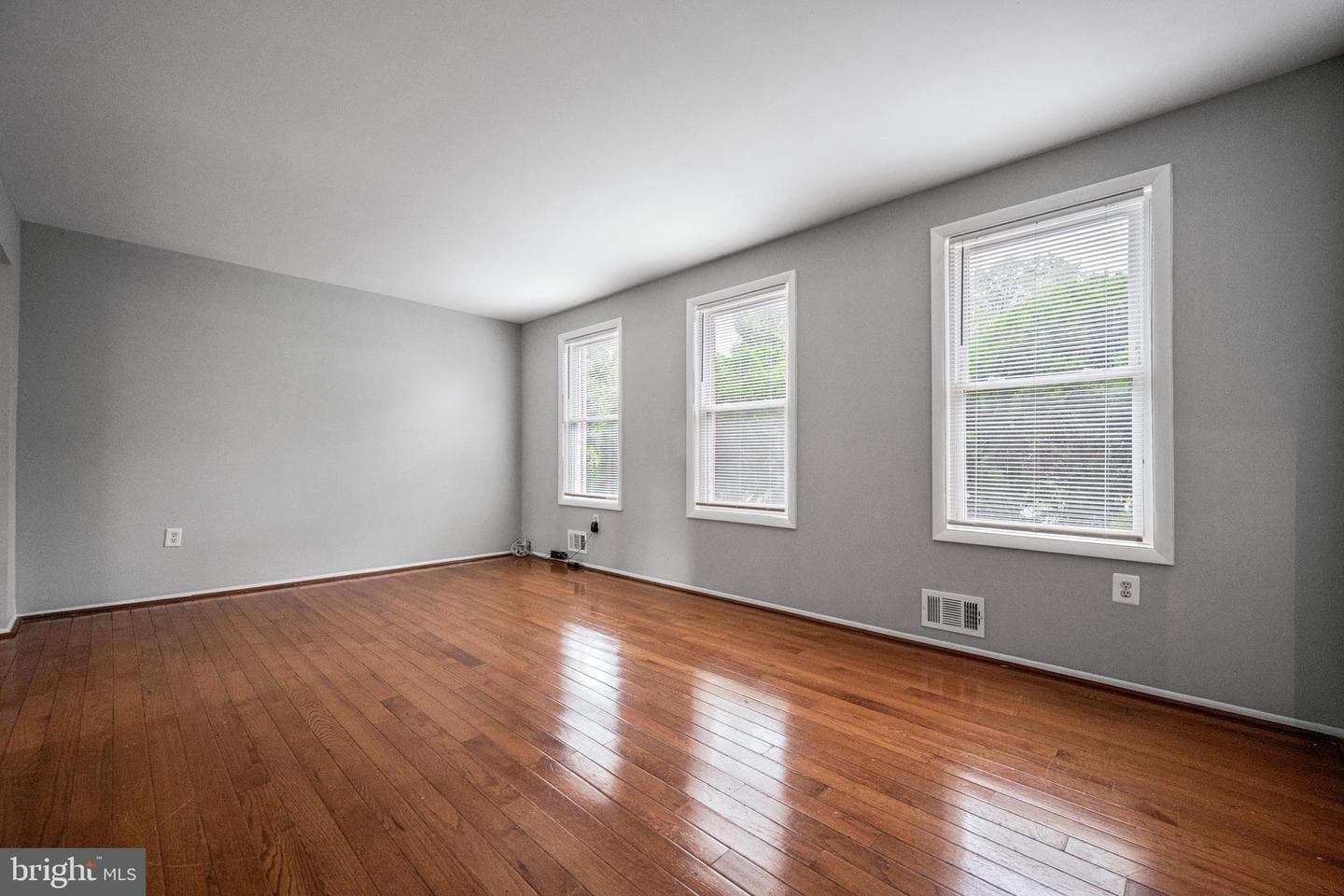 5059 Berwyn Road photo 14