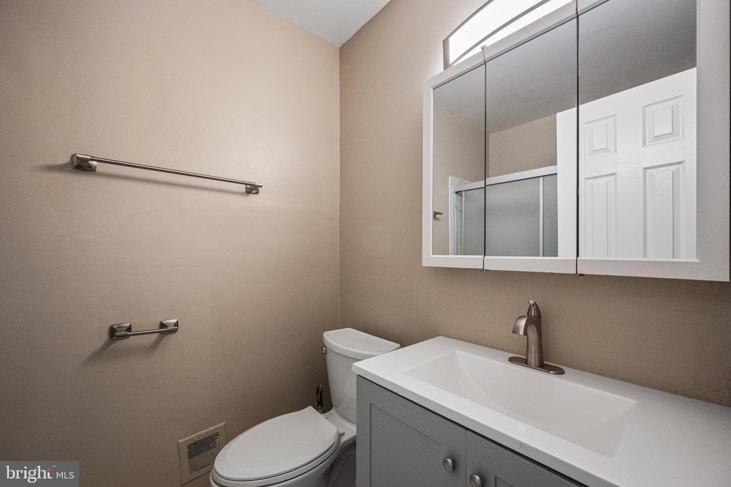 5059 Berwyn Road photo 18